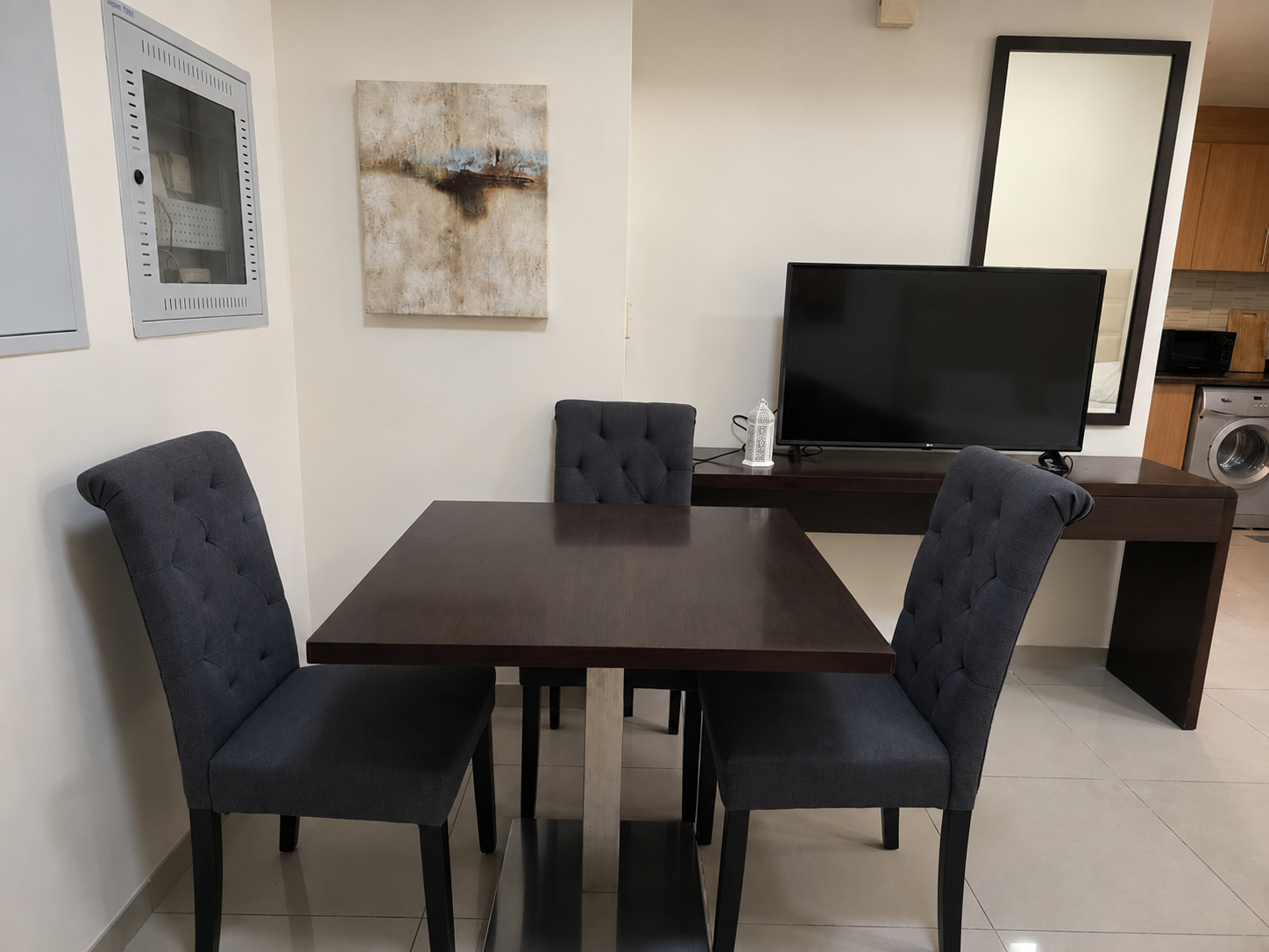 Modern Studio | Spacious Layout | Lincoln Park B