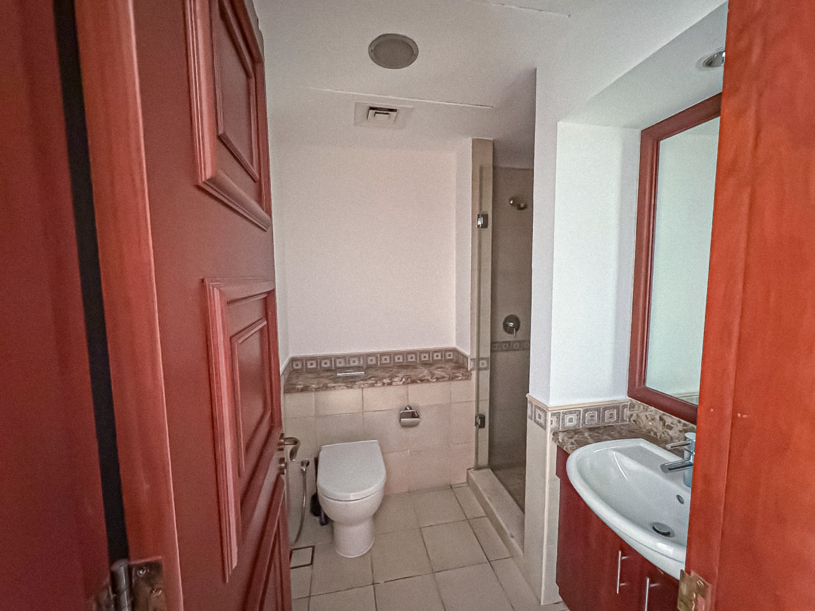 Beautiful Residence | Add Your Personal Style | Close to Beach & Mall