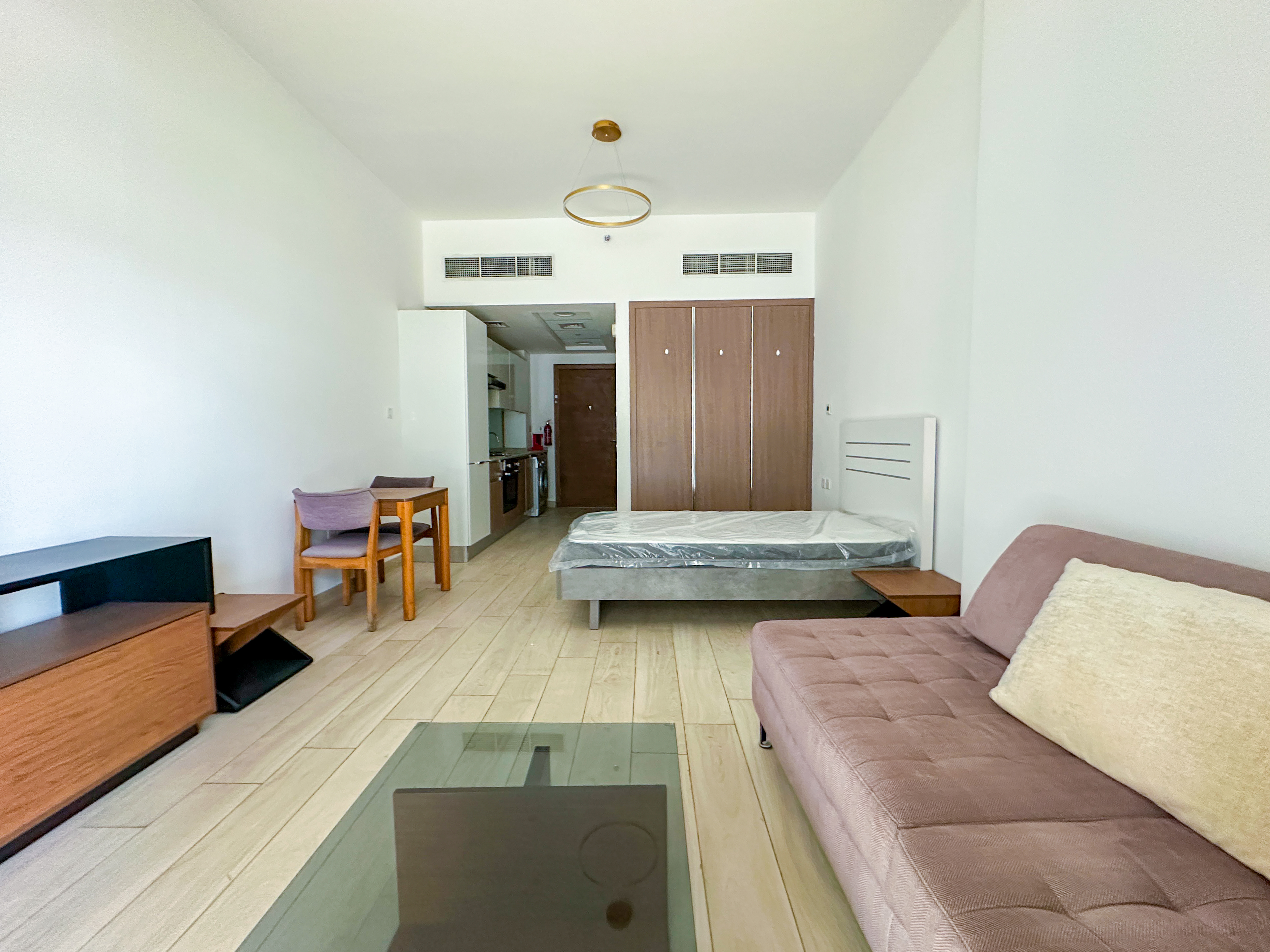 Studio with balcony Al Jaddaf | Near Metro | canal view | Ideal for Airport & Business Bay Staff