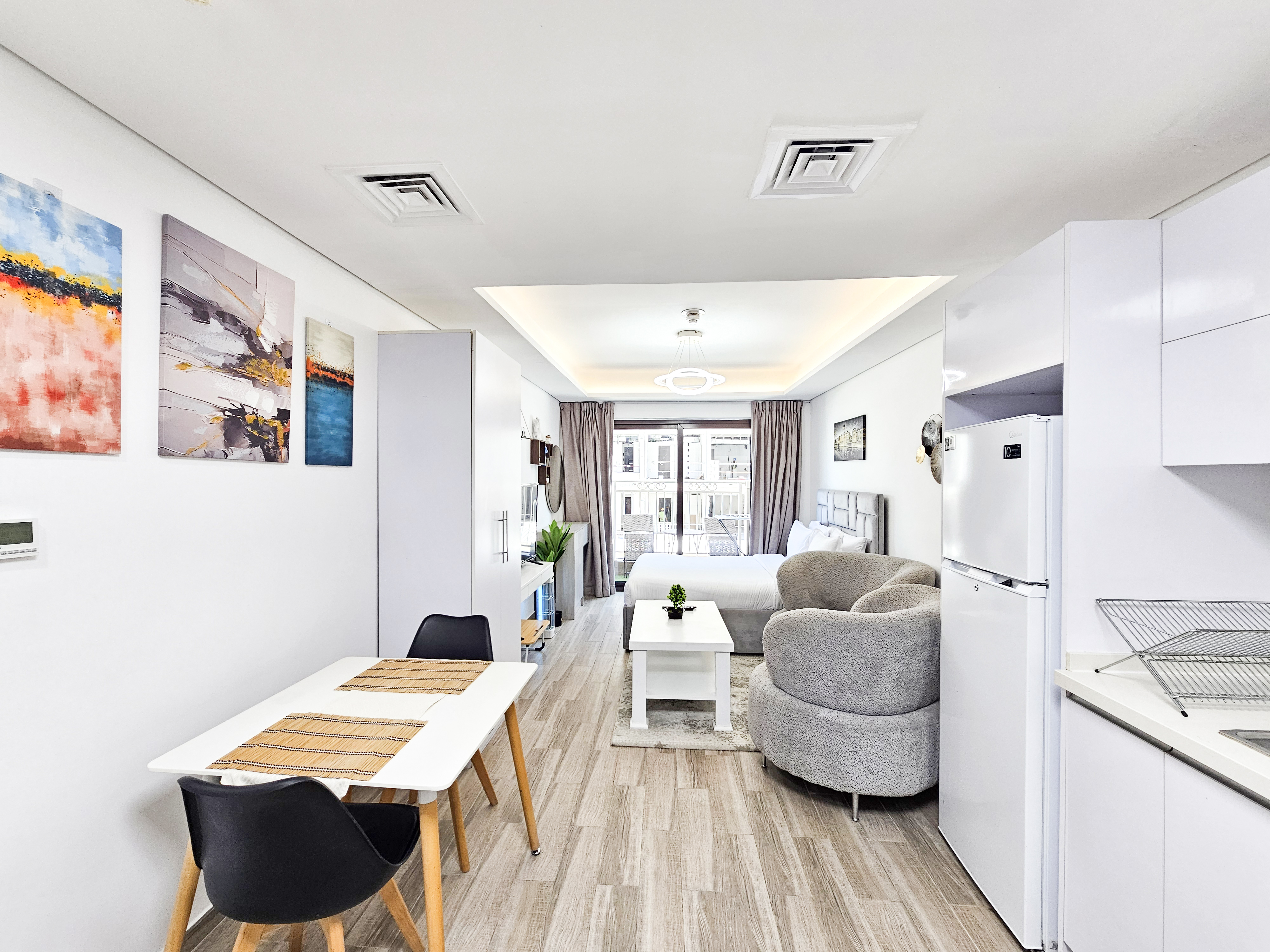 Furnished studio in Laya Mansion