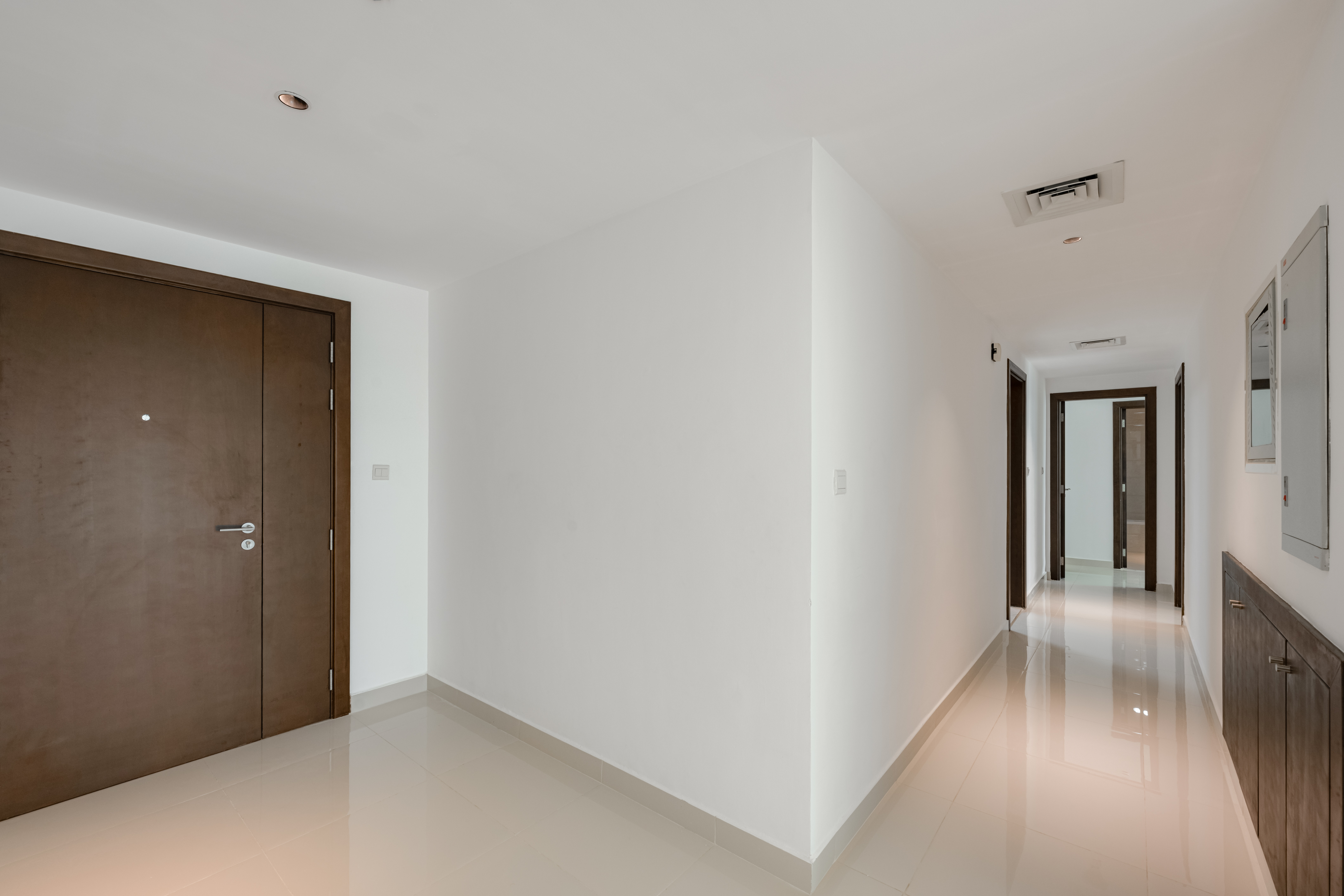 Study room 2BR | Closed-Kitchen | Big Layout