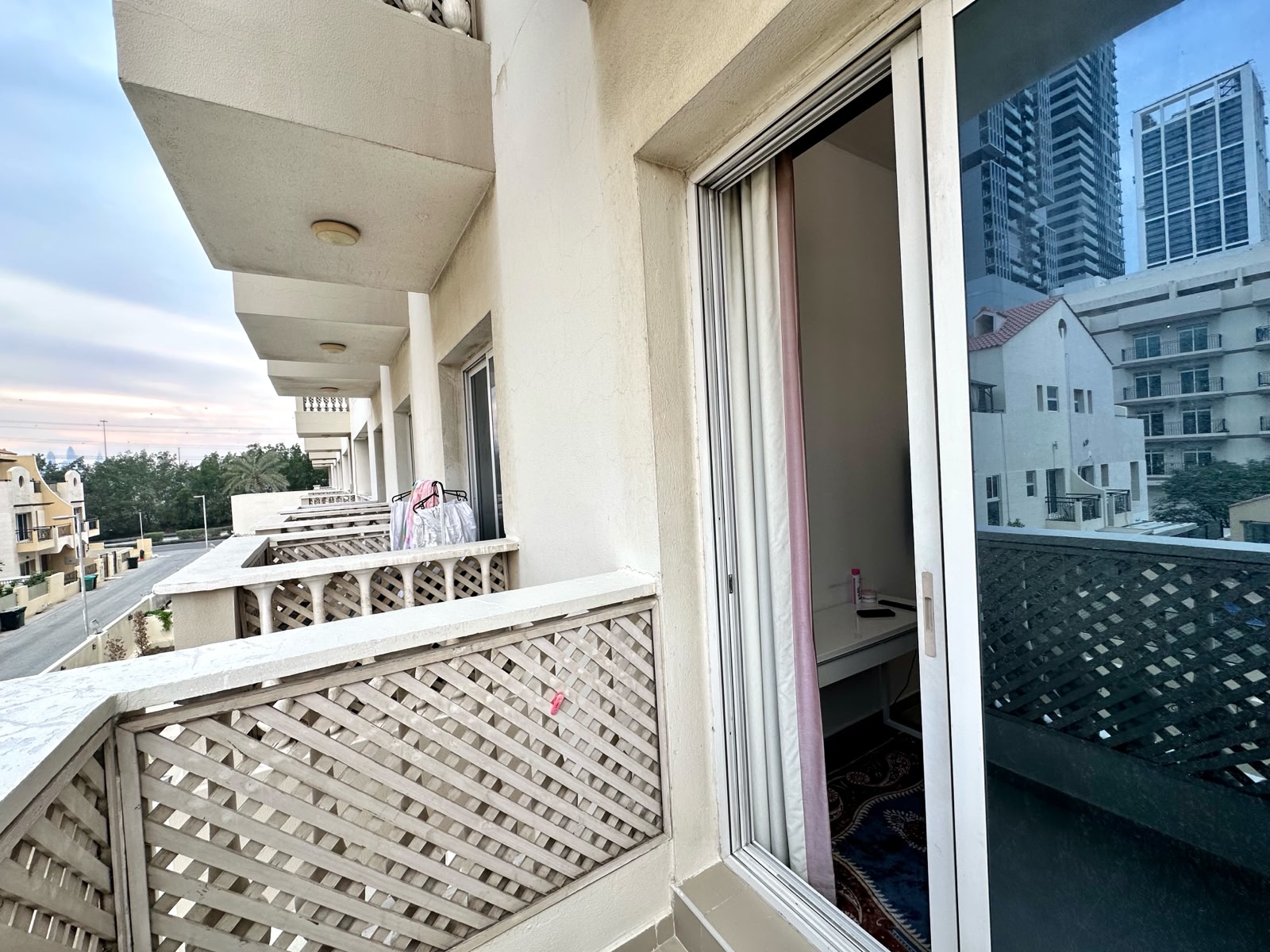 Modern Studio | Comfort Living | Hanover Square