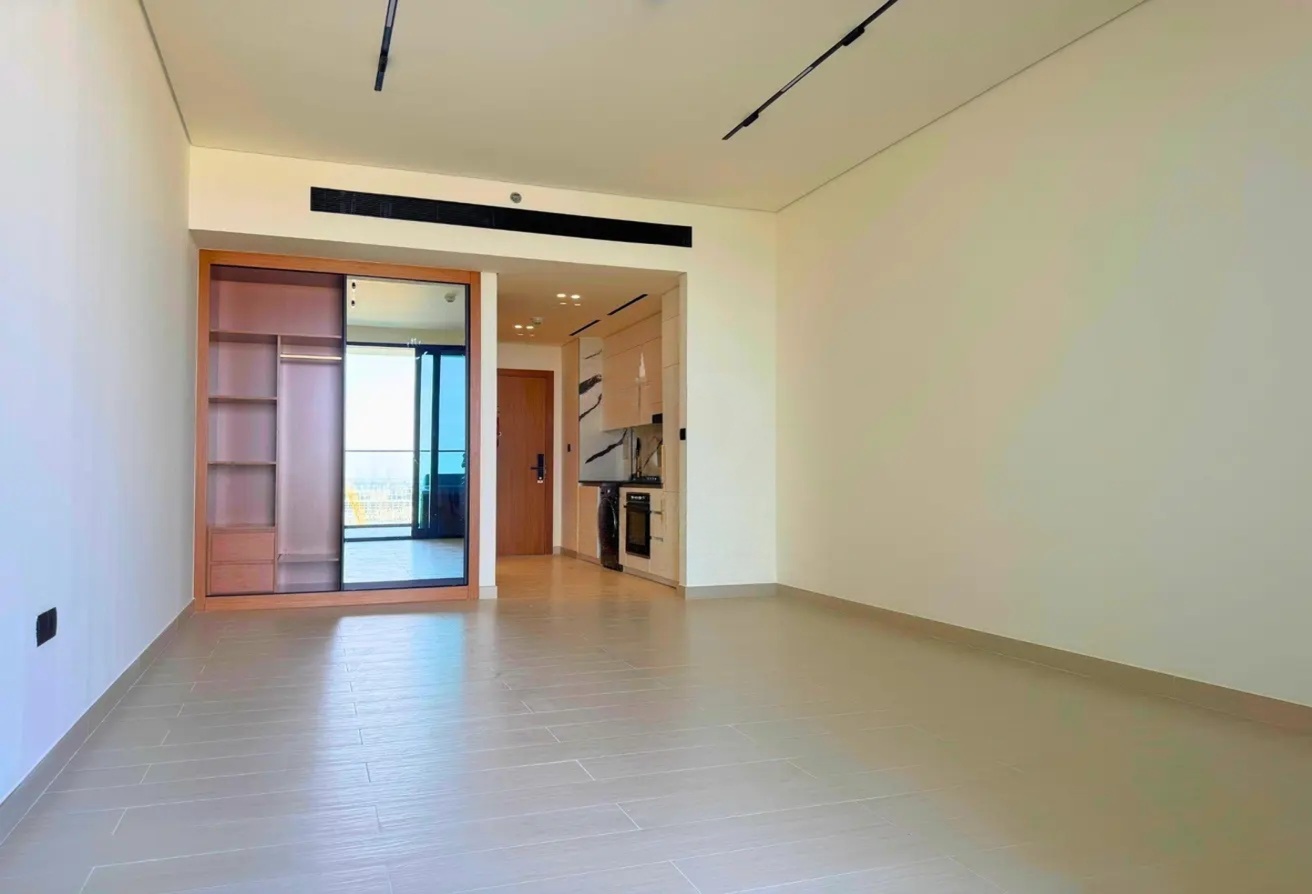 High-Level Unit | Stunning Canal Views | Brand-New