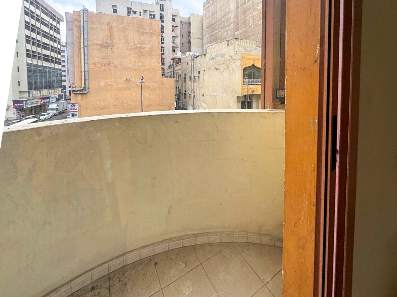 Studio in Bur Dubai | Near Metro | Balcony | Open Kitchen