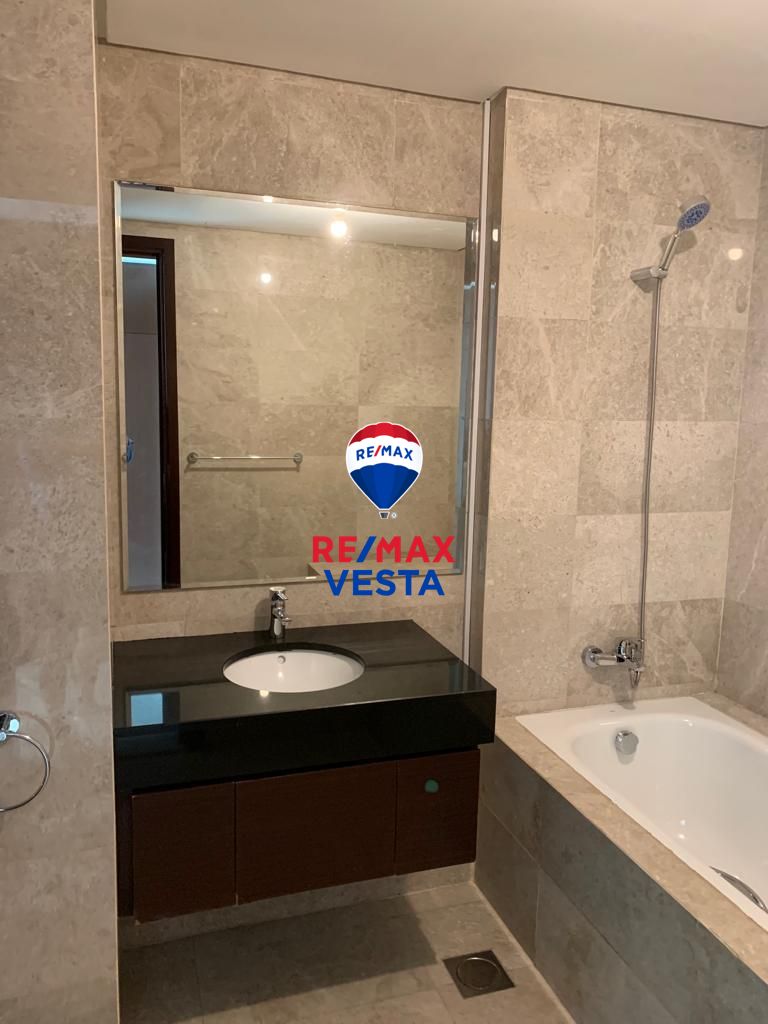 Alluring Sea View | Mid Floor | Balcony | Spacious Layout | Rented Unit
