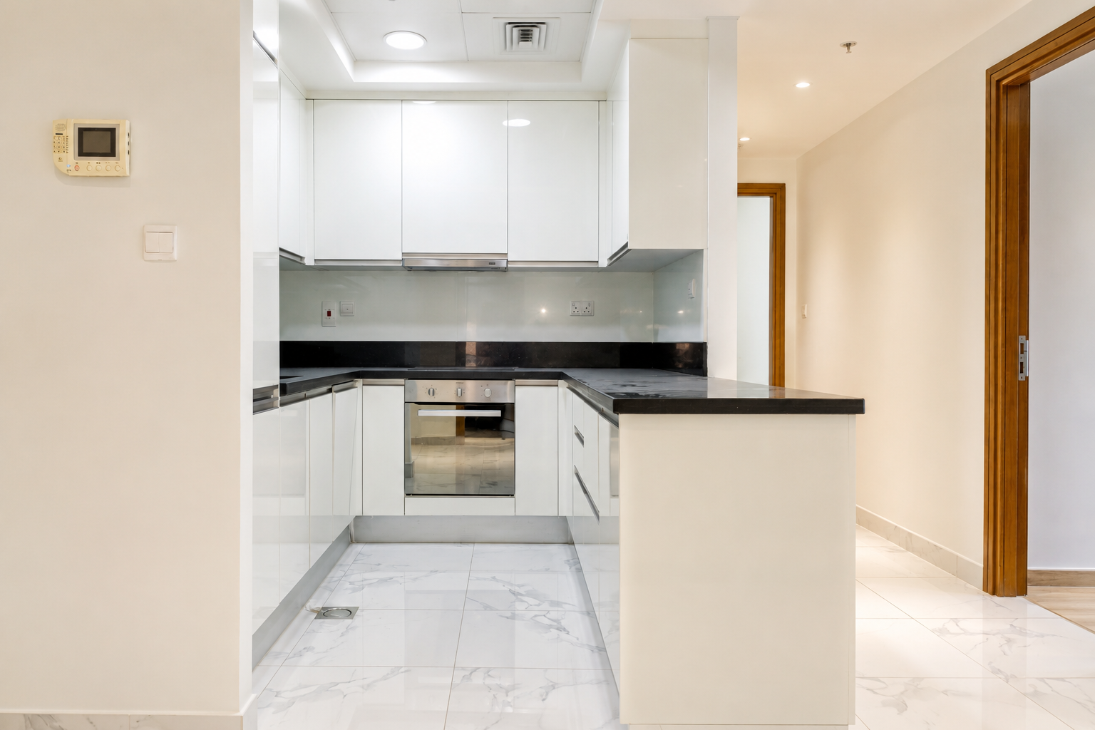 Luxury Waterfront Living | Elegant 2-Bedroom | Semi Furnished w/Balcony