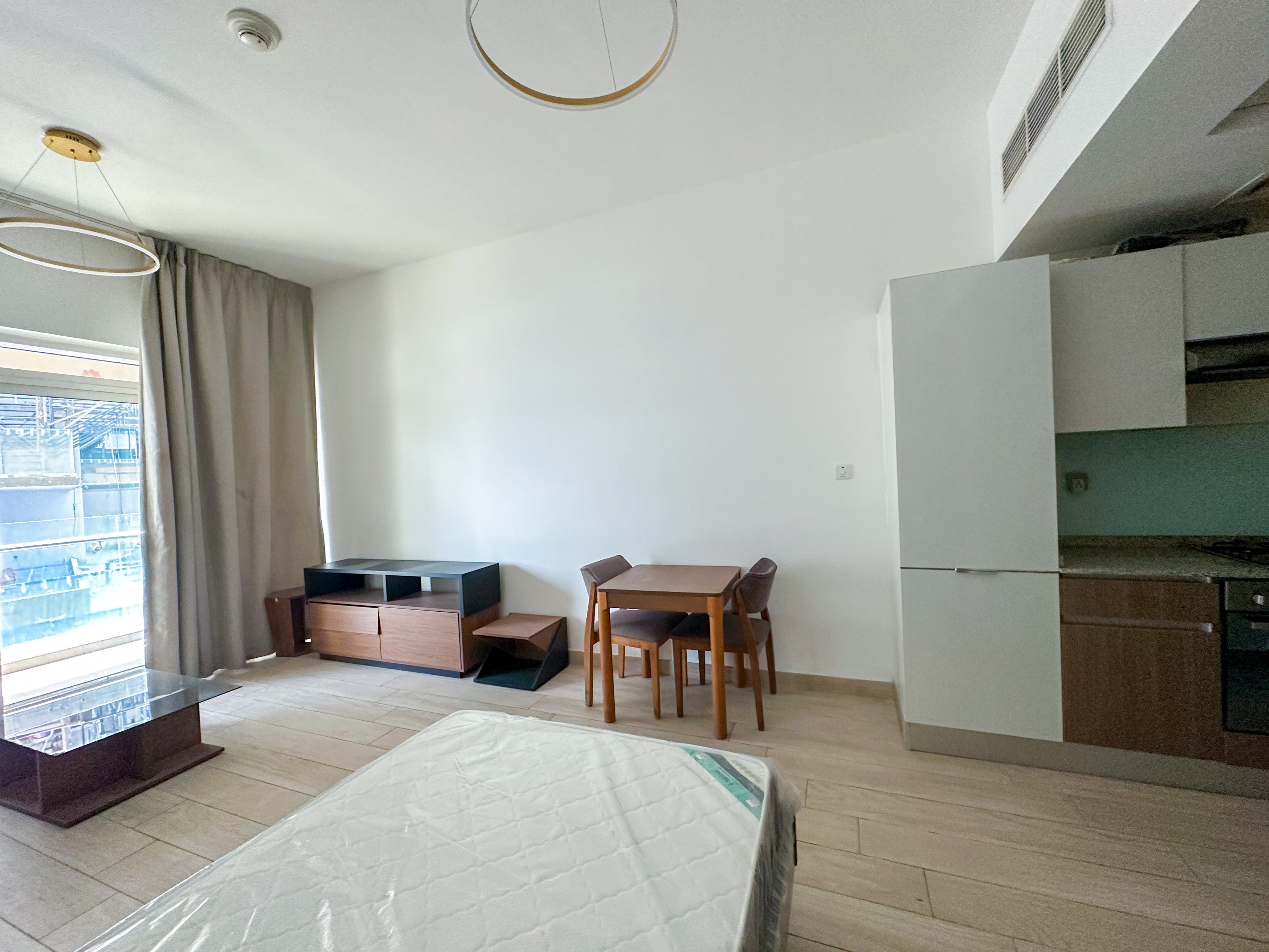 Studio with balcony Al Jaddaf | Near Metro | canal view | Ideal for Airport & Business Bay Staff