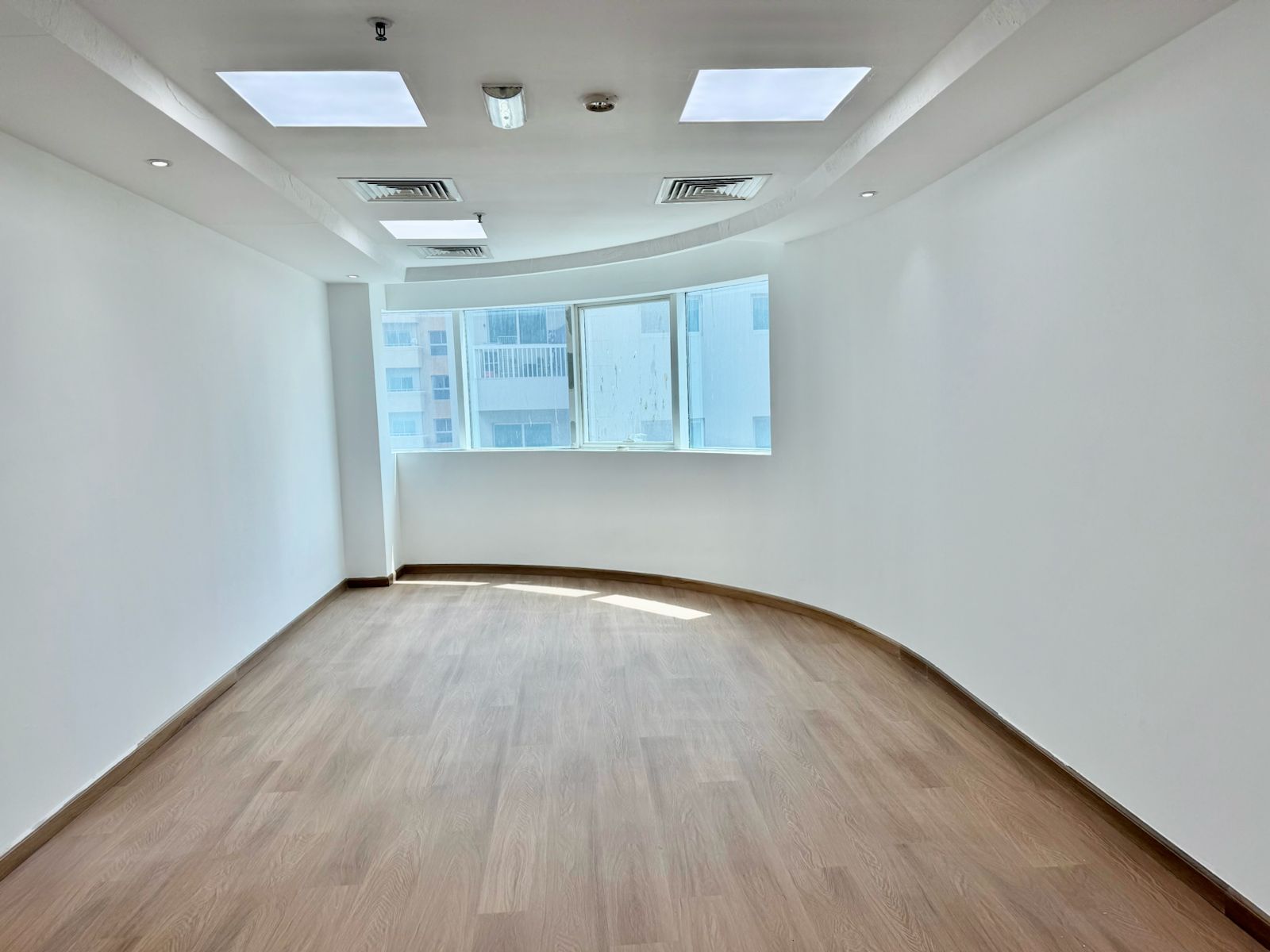 Near Mall of Emirates | Independent Fitted Office