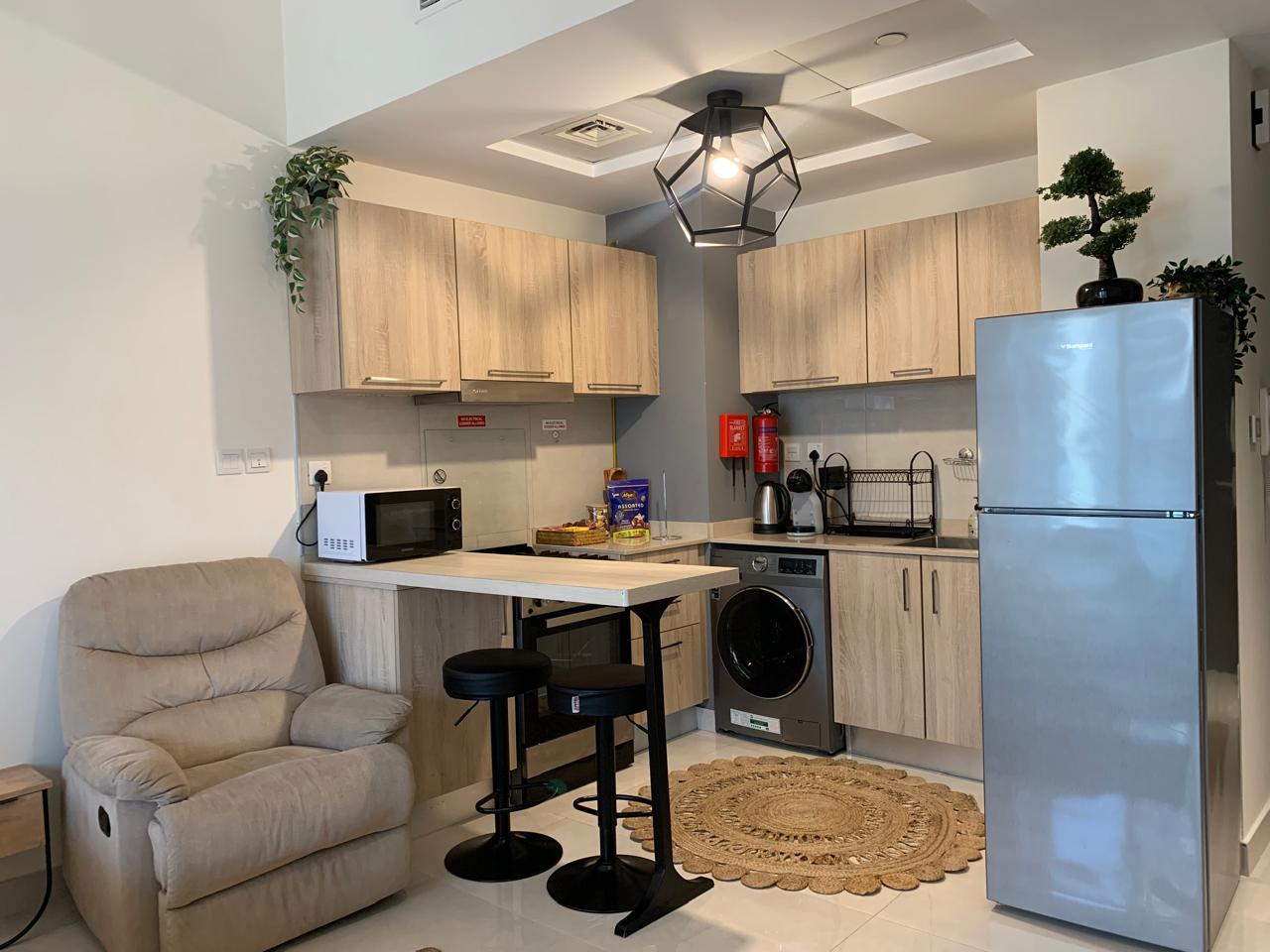 Spacious Studio | Fully Furnished | Close to Downtown